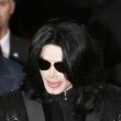 World Music Awards. Michael walks the red carpet and signs his autograph for fans as he enters the ceremony.