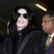 World Music Awards. Michael walks the red carpet and signs his autograph for fans as he enters the ceremony.